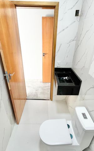 Casa à venda com 139m², 3 quartos e 2 vagas Casa à venda com 139m², 3 quartos e 2 vagasBanheiro da Suíte