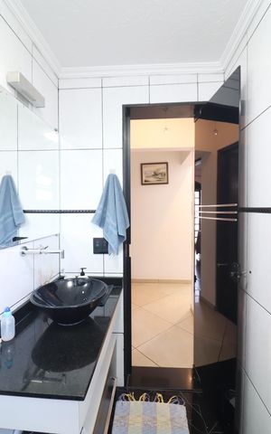 Apartamento à venda com 67m², 2 quartos e 1 vagaBanheiro Social