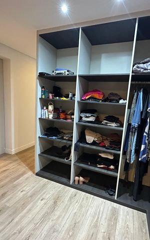 Apartamento para alugar com 230m², 4 quartos e 2 vagas Apartamento para alugar com 230m², 4 quartos e 2 vagasCloset