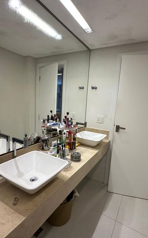 Apartamento para alugar com 230m², 4 quartos e 2 vagas Apartamento para alugar com 230m², 4 quartos e 2 vagasBanheiro da Suíte