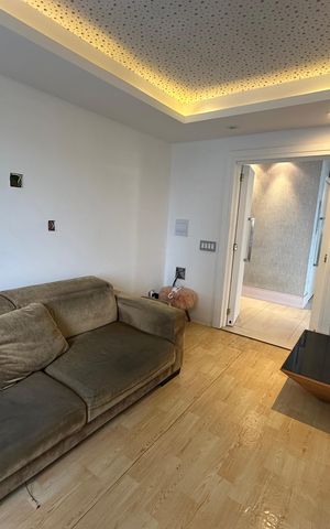 Apartamento para alugar com 230m², 4 quartos e 2 vagas Apartamento para alugar com 230m², 4 quartos e 2 vagasQuarto 4