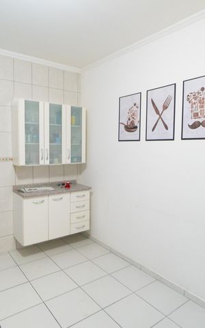 Casa à venda com 300m², 5 quartos e 3 vagas Casa à venda com 300m², 5 quartos e 3 vagasCasa 1 - Cozinha