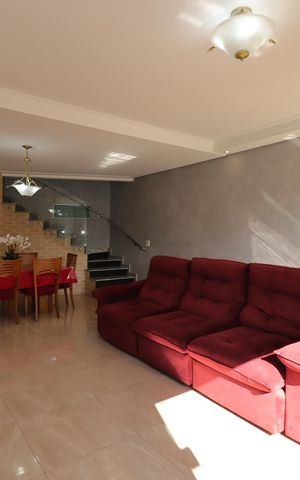 Casa à venda com 252m², 3 quartos e 4 vagasSala