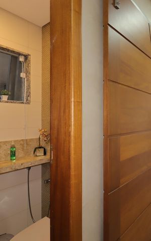 Casa à venda com 252m², 3 quartos e 4 vagasCorredor do primeiro piso