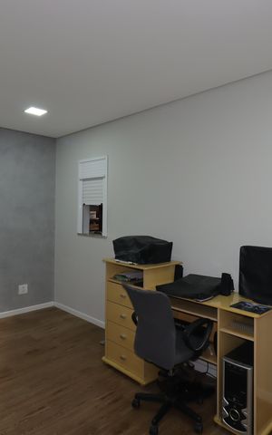 Casa à venda com 252m², 3 quartos e 4 vagasEscritório