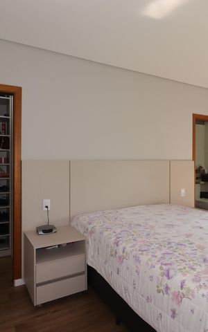 Casa à venda com 252m², 3 quartos e 4 vagasSuíte