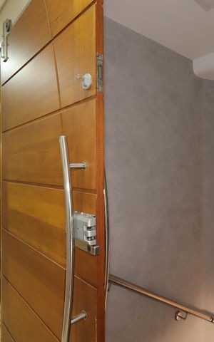 Casa à venda com 252m², 3 quartos e 4 vagasCorredor do primeiro piso