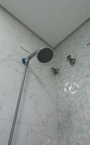 Casa à venda com 252m², 3 quartos e 4 vagasBanheiro da Área Gourmet - Chuveiro