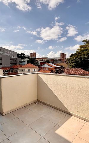 Apartamento à venda com 101m², 3 quartos e sem vaga Apartamento à venda com 101m², 3 quartos e sem vagaVaranda