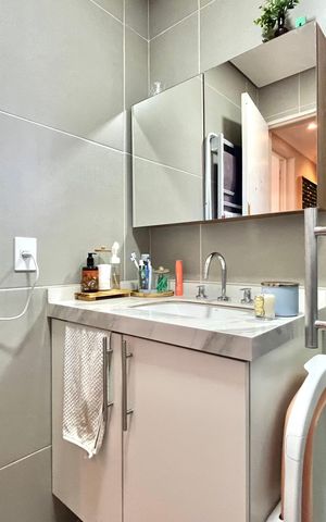 Apartamento à venda com 73m², 2 quartos e 1 vaga Apartamento à venda com 73m², 2 quartos e 1 vagaBanheiro