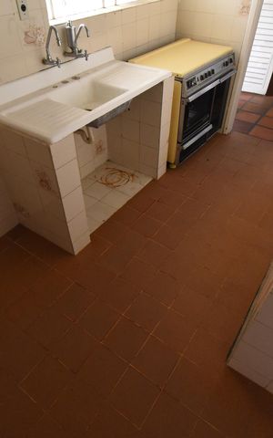 Casa à venda com 342m², 4 quartos e 4 vagasCozinha