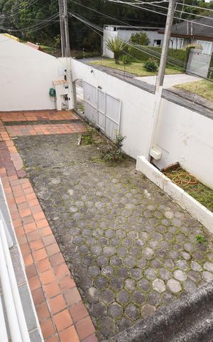 Casa à venda com 342m², 4 quartos e 4 vagasSacada da Sala