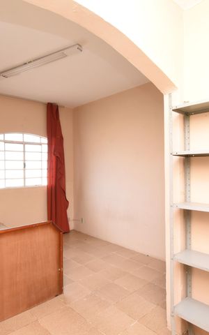Casa à venda com 342m², 4 quartos e 4 vagasSuíte 2