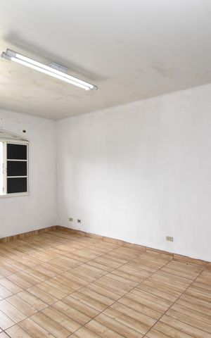 Casa à venda com 342m², 4 quartos e 4 vagasSuíte