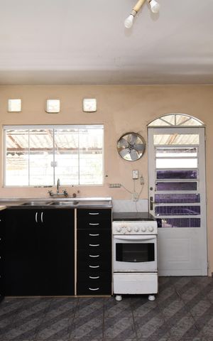 Casa à venda com 342m², 4 quartos e 4 vagasCozinha