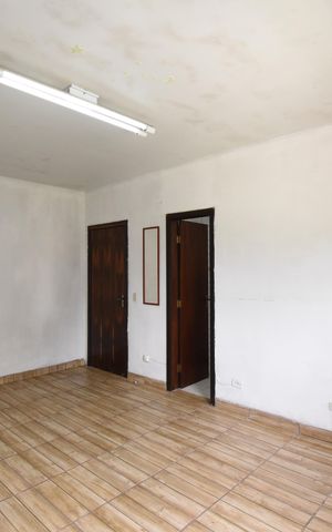 Casa à venda com 342m², 4 quartos e 4 vagasSuíte