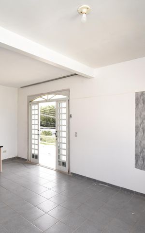 Casa à venda com 342m², 4 quartos e 4 vagasQuarto 2