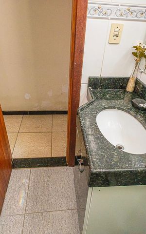 Casa de condomínio à venda com 85m², 2 quartos e 2 vagas Casa de condomínio à venda com 85m², 2 quartos e 2 vagasbanheiro