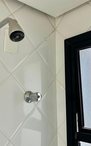 Apartamento à venda com 95m², 3 quartos e 2 vagas Apartamento à venda com 95m², 3 quartos e 2 vagasBanheiro Corredor