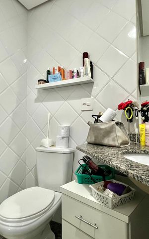 Apartamento à venda com 95m², 3 quartos e 2 vagas Apartamento à venda com 95m², 3 quartos e 2 vagasBanheiro da Suíte