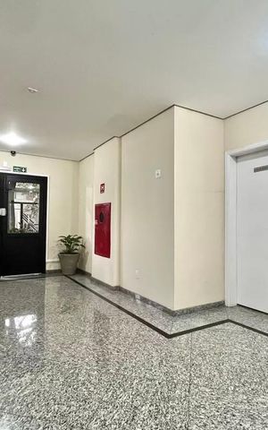 Apartamento à venda com 95m², 3 quartos e 2 vagas Apartamento à venda com 95m², 3 quartos e 2 vagasHall social