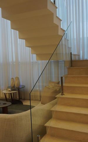 Casa de condomínio à venda com 340m², 5 quartos e 4 vagasSala de Estar