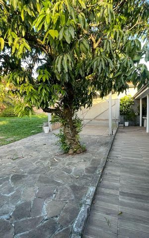 Casa para alugar com 370m², 4 quartos e 4 vagas