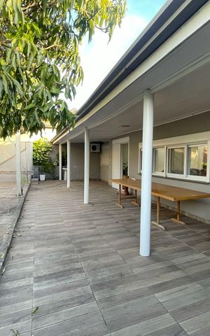 Casa para alugar com 370m², 4 quartos e 4 vagas