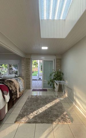 Casa para alugar com 370m², 4 quartos e 4 vagas