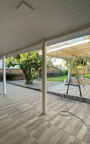 Casa para alugar com 370m², 4 quartos e 4 vagas