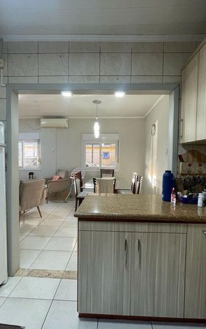 Casa para alugar com 370m², 4 quartos e 4 vagas