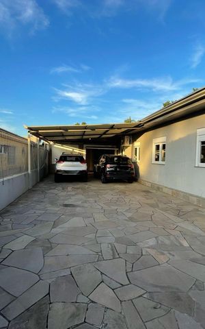 Casa para alugar com 370m², 4 quartos e 4 vagas
