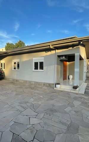 Casa para alugar com 370m², 4 quartos e 4 vagas