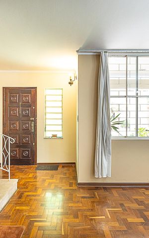 Casa para alugar com 128m², 3 quartos e 2 vagas Casa para alugar com 128m², 3 quartos e 2 vagasSala