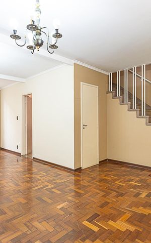 Casa para alugar com 128m², 3 quartos e 2 vagas Casa para alugar com 128m², 3 quartos e 2 vagasSala