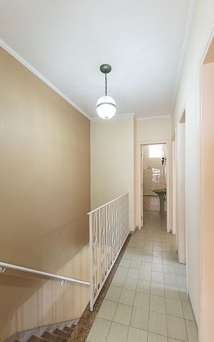 Casa para alugar com 128m², 3 quartos e 2 vagas Casa para alugar com 128m², 3 quartos e 2 vagasHall do andar superior