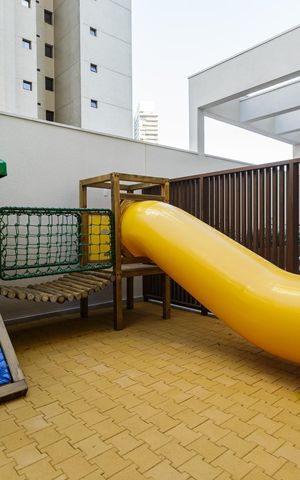 Apartamento à venda com 372m², 4 quartos e 5 vagas Apartamento à venda com 372m², 4 quartos e 5 vagasÁrea comum - Playground