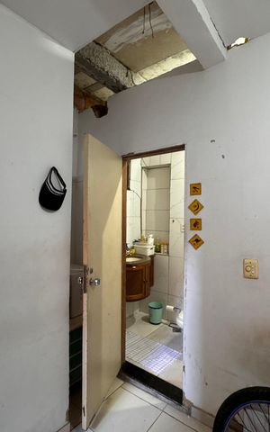 Casa à venda com 420m², 2 quartos e 2 vagas Casa à venda com 420m², 2 quartos e 2 vagasSuíte