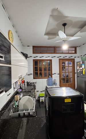 Casa à venda com 420m², 2 quartos e 2 vagas Casa à venda com 420m², 2 quartos e 2 vagasCozinha