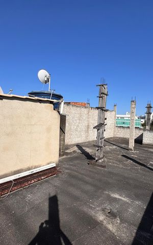 Casa à venda com 420m², 2 quartos e 2 vagas Casa à venda com 420m², 2 quartos e 2 vagasTerraço