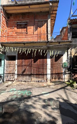 Casa à venda com 420m², 2 quartos e 2 vagas Casa à venda com 420m², 2 quartos e 2 vagasFachada