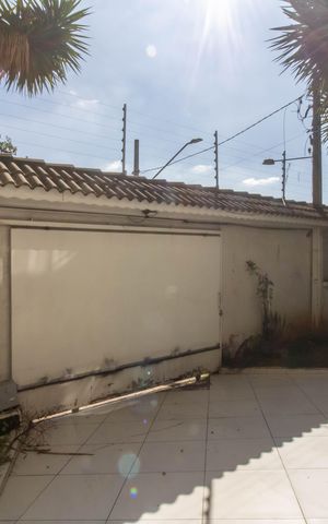 Casa à venda com 450m², 4 quartos e 10 vagas Casa à venda com 450m², 4 quartos e 10 vagasGaragem