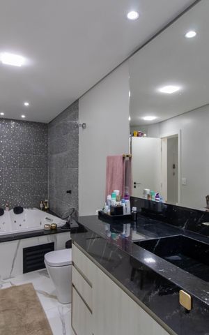 Casa à venda com 450m², 4 quartos e 10 vagas Casa à venda com 450m², 4 quartos e 10 vagasSuíte 1