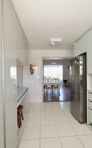 Apartamento à venda com 103m², 3 quartos e 2 vagas Apartamento à venda com 103m², 3 quartos e 2 vagasCozinha