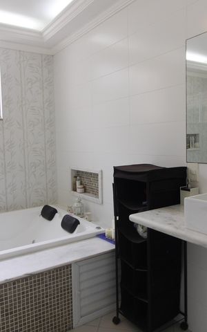 Casa para alugar com 300m², 3 quartos e 3 vagasBanheiro da Suíte