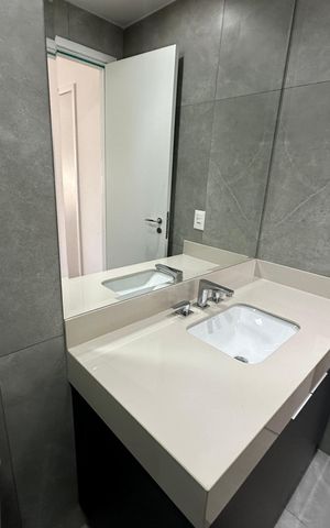 Apartamento à venda com 51m², 1 quarto e 1 vaga Apartamento à venda com 51m², 1 quarto e 1 vagaBanheiro da Suíte