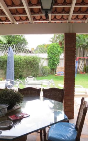 Casa à venda com 665m², 3 quartos e 5 vagas Casa à venda com 665m², 3 quartos e 5 vagasÁrea externa