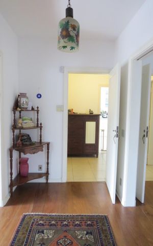 Casa à venda com 665m², 3 quartos e 5 vagas Casa à venda com 665m², 3 quartos e 5 vagasSala