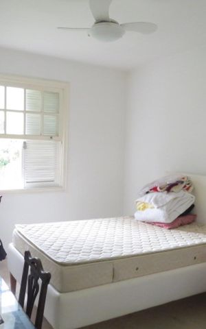 Casa à venda com 665m², 3 quartos e 5 vagas Casa à venda com 665m², 3 quartos e 5 vagasQuarto