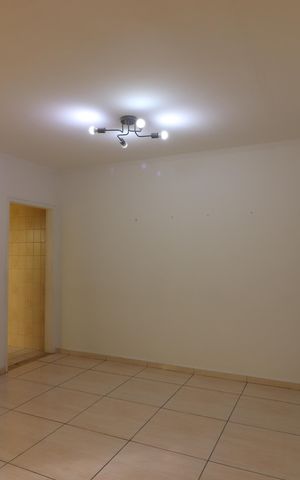 Casa à venda com 110m², 2 quartos e 1 vagaSala 